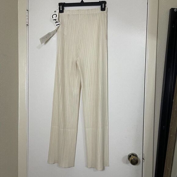 NWT Chicjuly Pleated flowy ivory wide leg palazzo pants size US small - Picture 3 of 6
